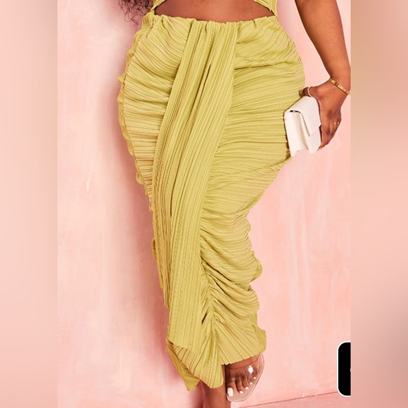 PrettyLittleThing Dresses & Skirts - NWT Pretty Little Thing Plus Olive Plisse Drape Front Maxi Skirt Size 18